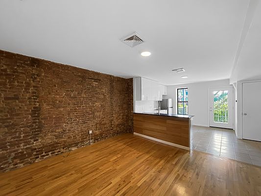 1st image of 158 E 124th St #3