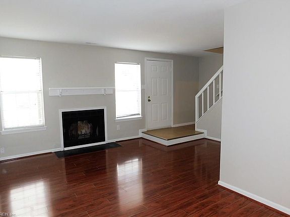 3rd image of 3305 Scarborough Way