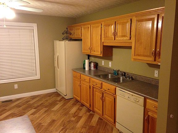 5th image of 204 Katy Beth Ln