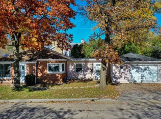 767 S Summit St, Barrington, IL 60010