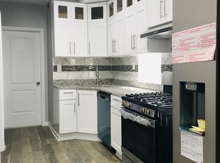 2855 S Quinn St #1F, Chicago, IL 60608