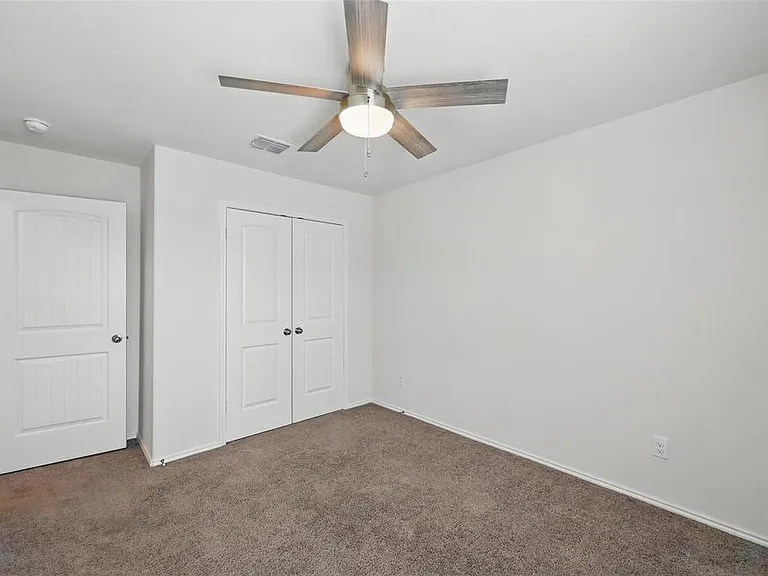 837 Amberwood Ct — Photo 28
