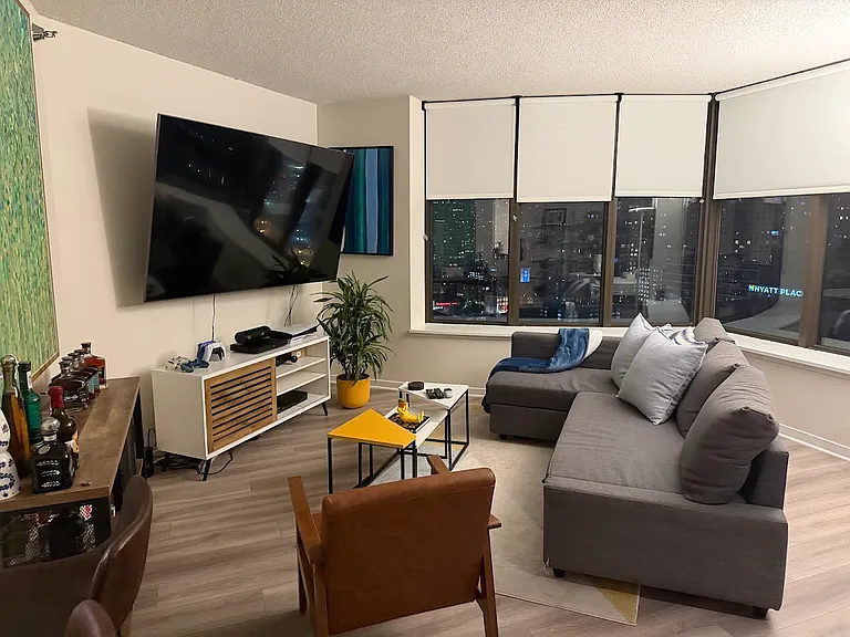 400 N Lasalle Dr #2202 — Photo 1
