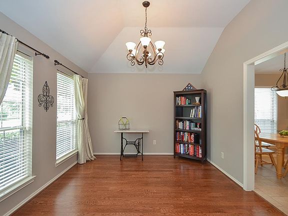 4th image of 25703 Oakstone Park Dr