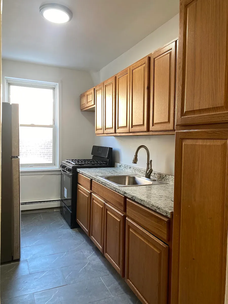 Building Photo - 3009 Harding Ave #1