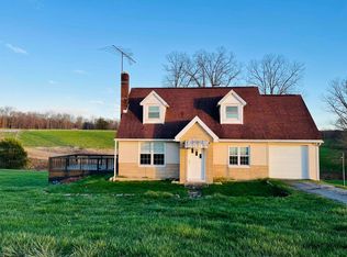 626 Dillons Creek Rd, Masontown, WV 26542