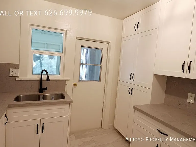 6307 N Aldama St — Photo 14