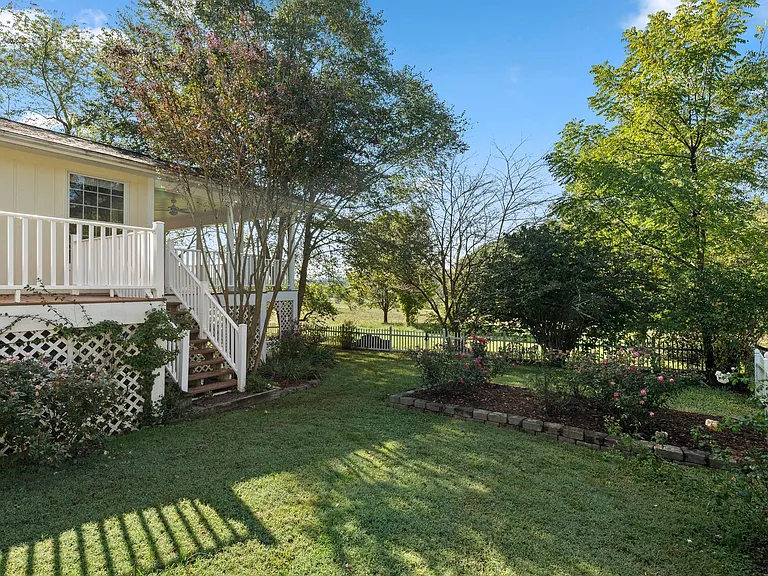119 W Chippendale Dr — Photo 43