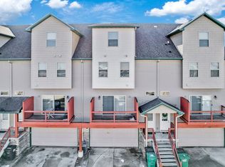 204 NE Chalet Ln, Ankeny, IA 50021