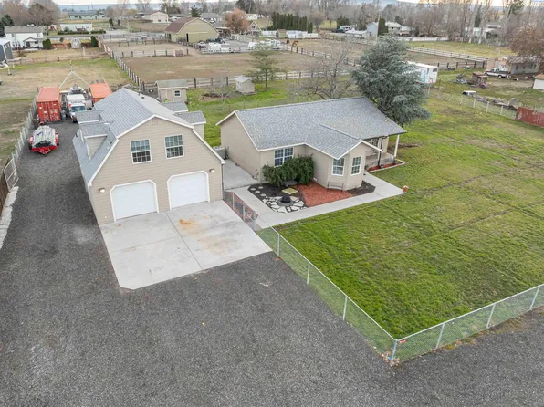 276 Snake River Dr, Burbank, WA 99323