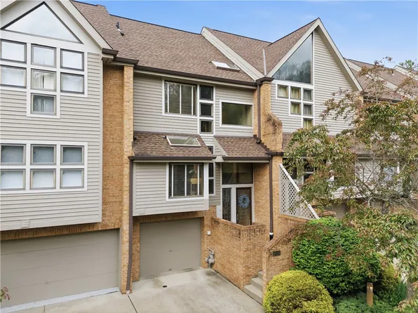 1419 Towne Square Dr, Allison Park, PA 15101