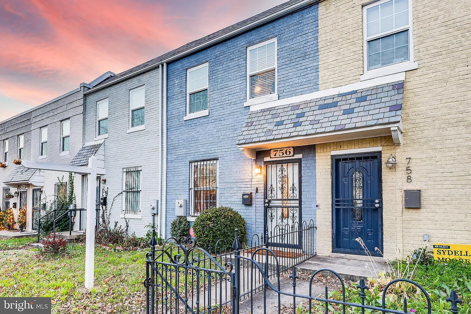 3 bed, 1.5 bath, 1152 sqft, $3,200 — Photo 3