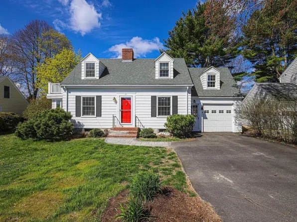 31 Andrews Avenue, Falmouth, ME 04105