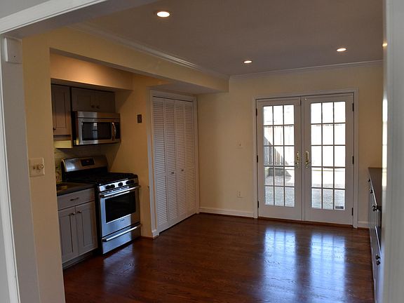 5th image of 1315 Queen St