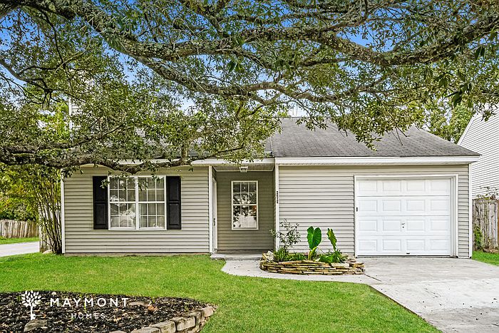 1st image of 8203 Quail Hollow Ct
