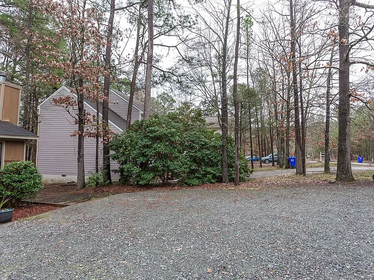 129 Forsyth Dr #B — Photo 16