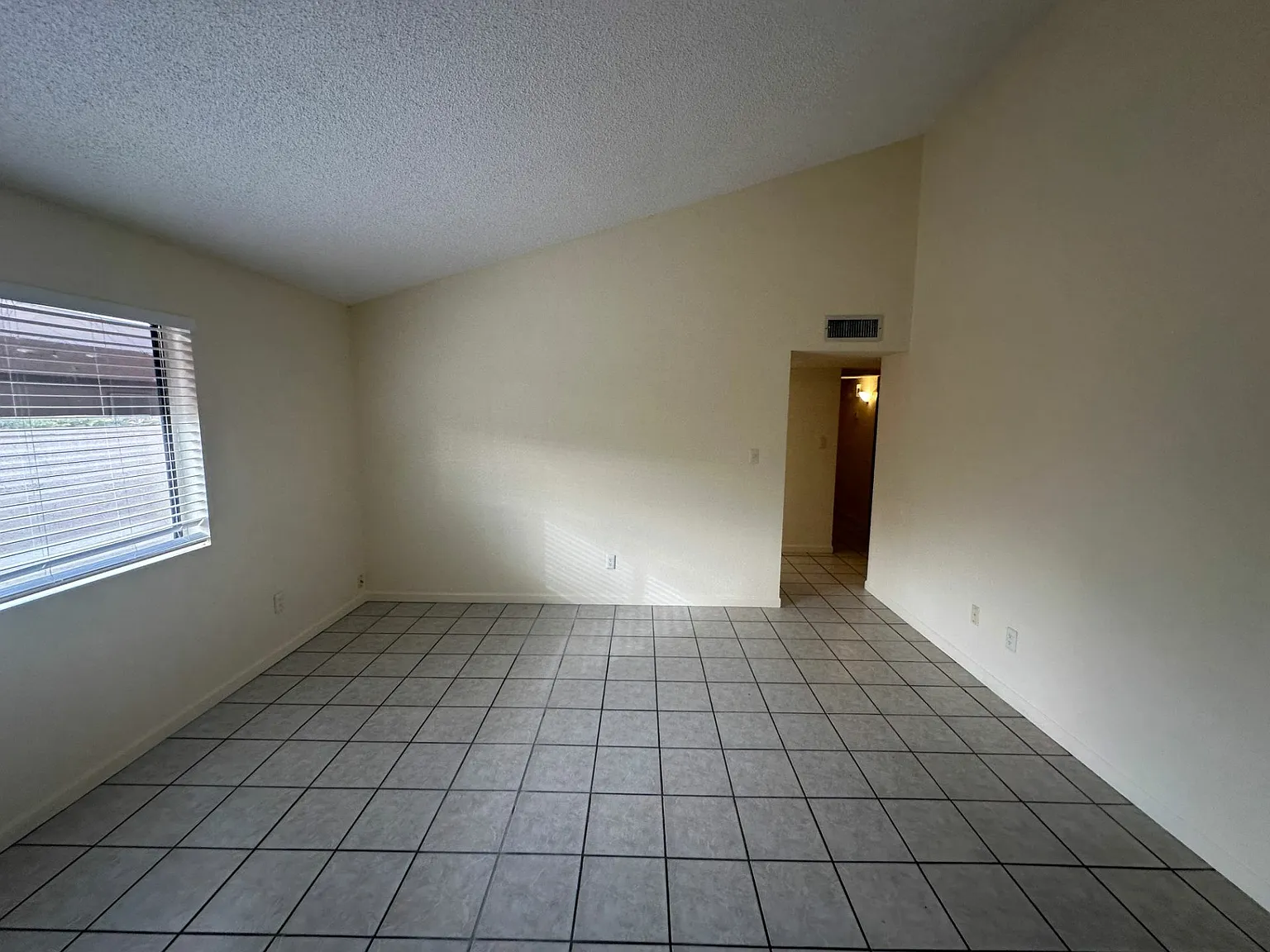 2 Bed 2 Bath Home With Private Pool — Photo 4