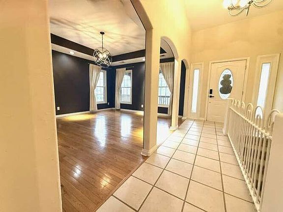 4th image of 131 Creekside Dr