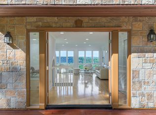 10 Hillcrest Court, Ridgefield, CT 06877