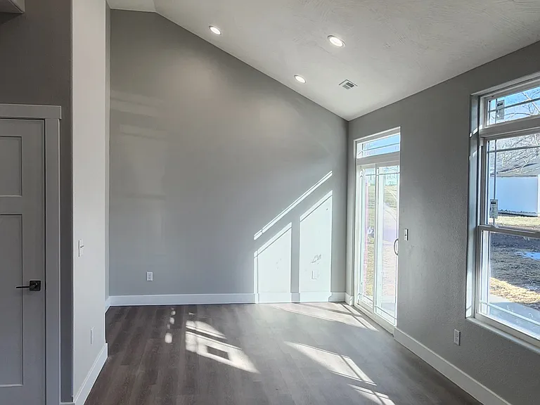 722 S Griffith Ave #A — Photo 10