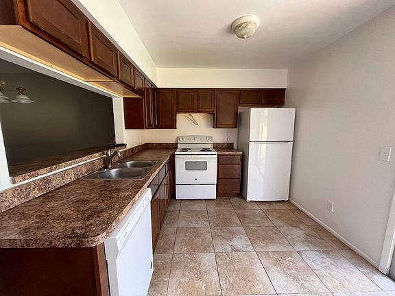 3rd image of 7512 Golden Glenn Dr