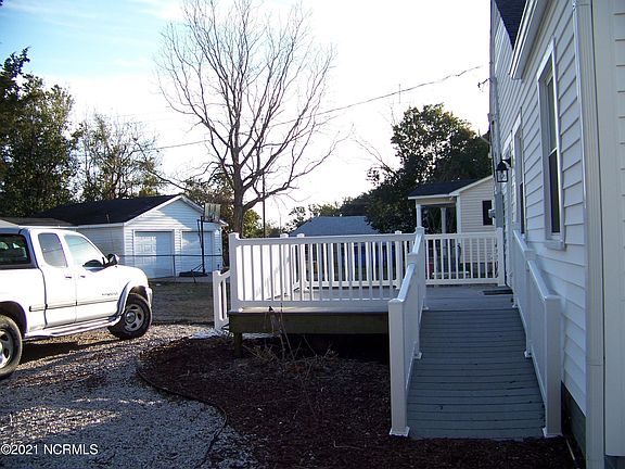 4th image of 2711 Homes Dr