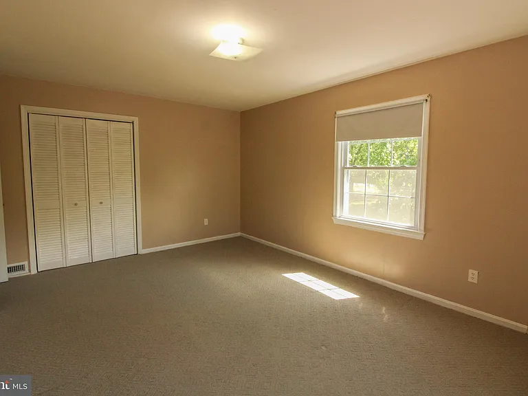 11 Hickory Ln — Photo 45