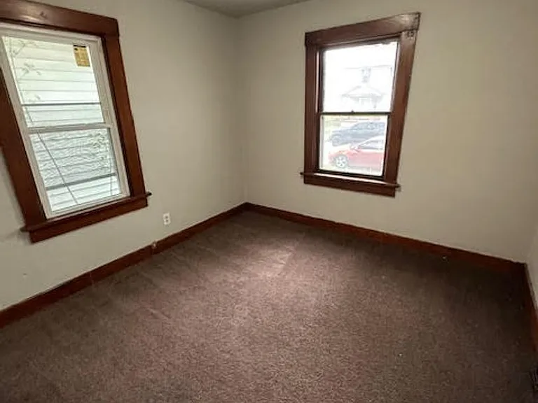 3131 Oliver St — Photo 5