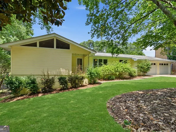 1720 Windsorbrooke Dr, Marietta, GA 30062