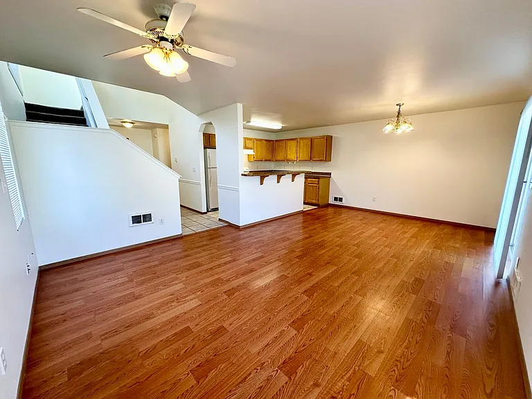 2103 N Yellowstone St — Photo 19