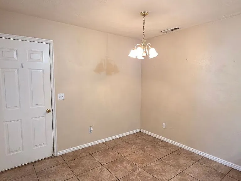 92 E Center St — Photo 10