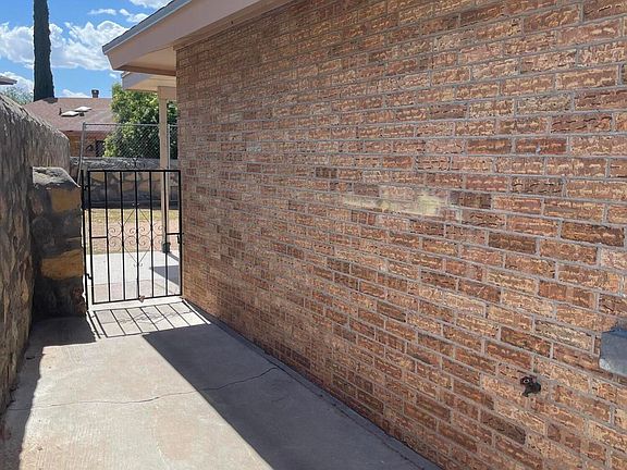 3rd image of 10940 Delafield Dr #A