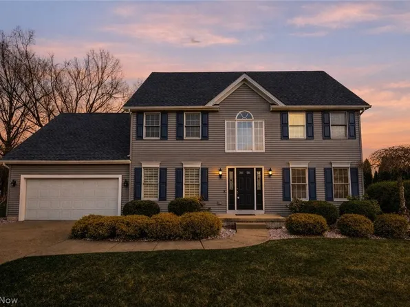 25 Willowbend Dr, Canfield, OH 44406