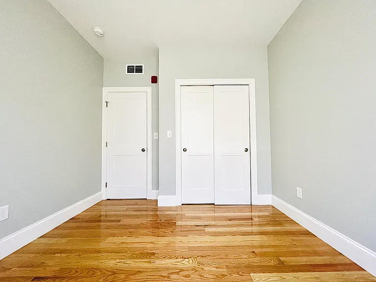 495 Geneva Ave #8 — Photo 8