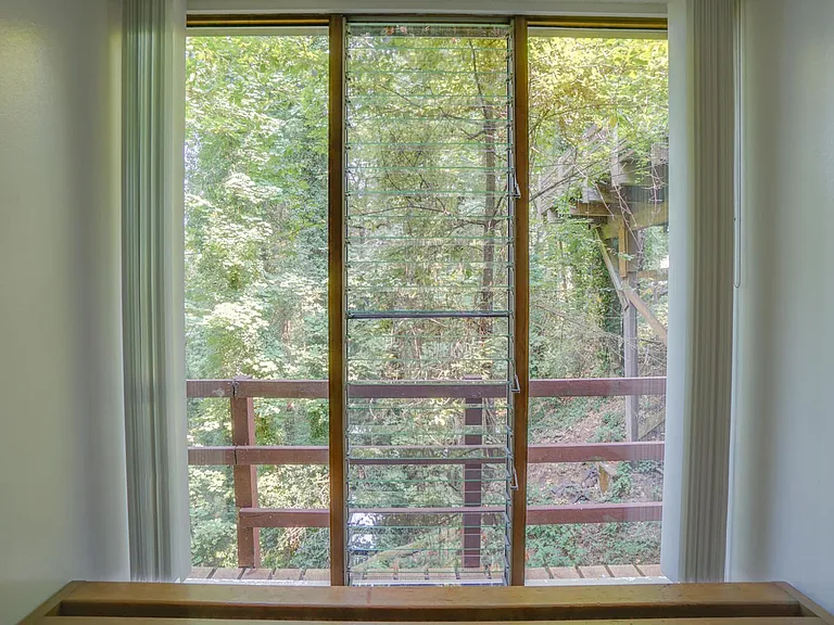 1239 SW Woods St — Photo 12