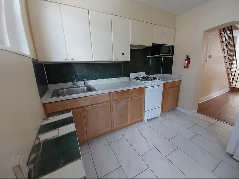 819 Kimball St — Photo 6