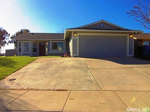 1st image of 15 Bushwood Ct
