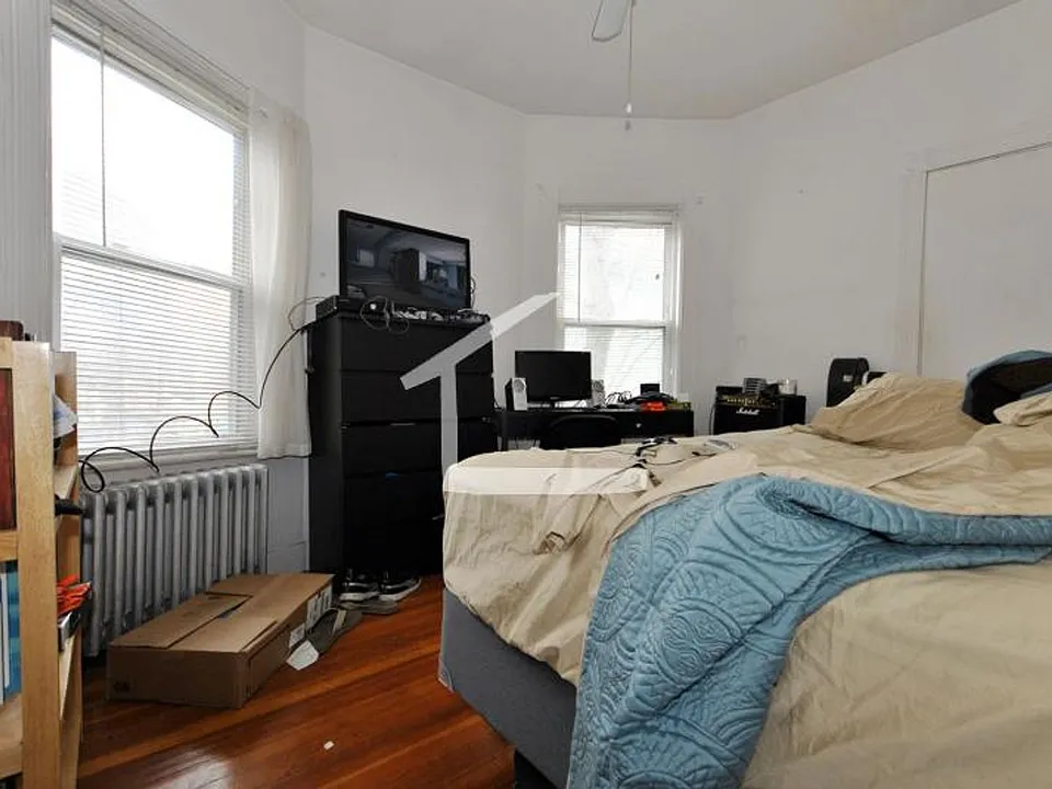 144 Brooks St #1