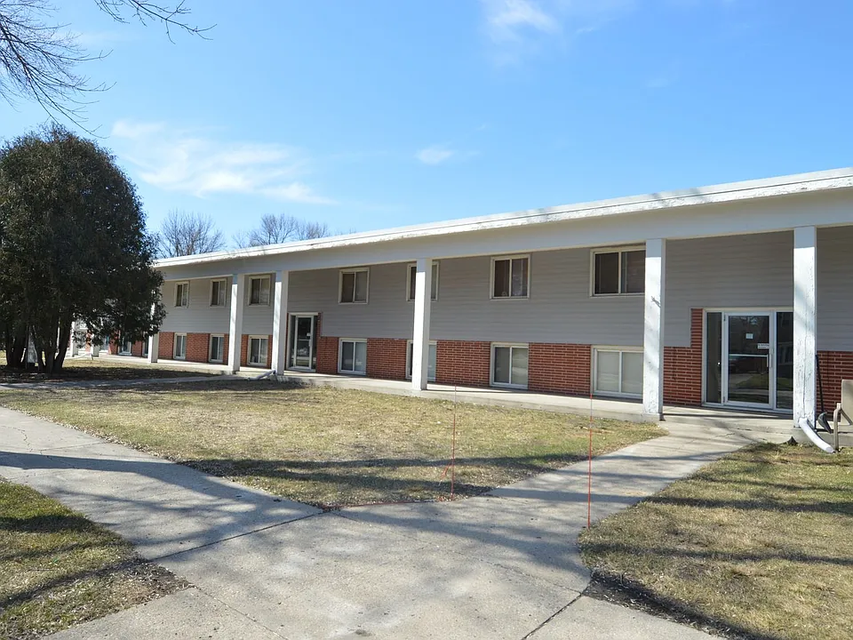 2212-2220 12th Ave N