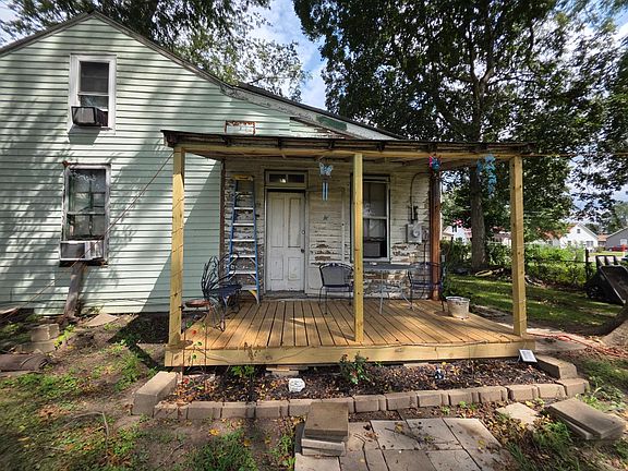 5th image of 511 N Main Cross St