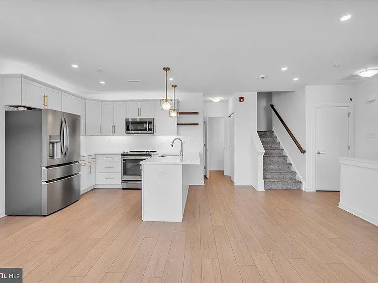 904 Riverplace Dr — Photo 11