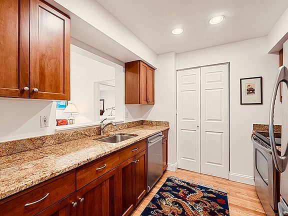 4th image of 16 Harcourt St APT 3D