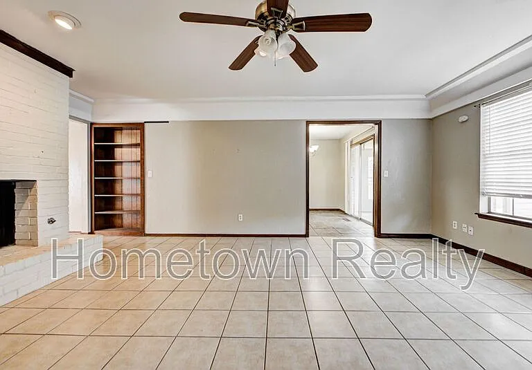7301 Edenborough Dr — Photo 12