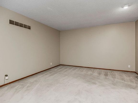 4th image of 5928 Sewell Ave