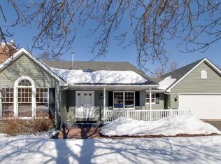 433 Hardwood Ln, Saint Paul, MN 55115