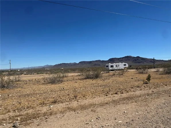 3431 W Hualapai Dr, Golden Valley, AZ 86413