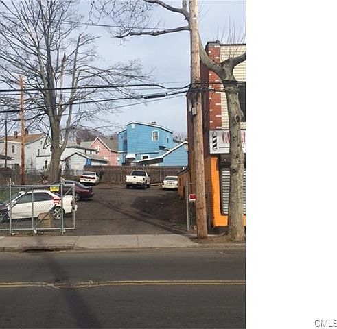 2nd image of 201 Ferry St