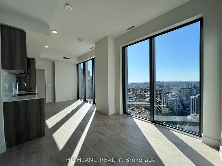 8 Cumberland St #3802 — Photo 15