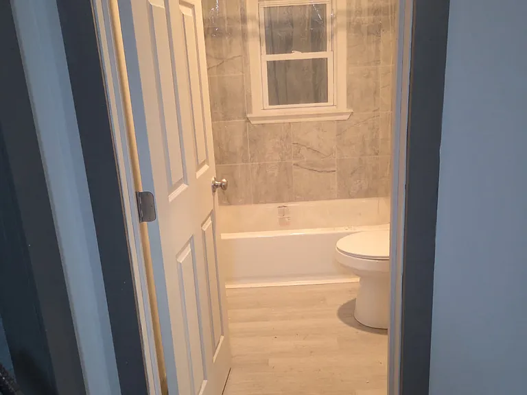 4 Roosevelt Dr #2 — Photo 5