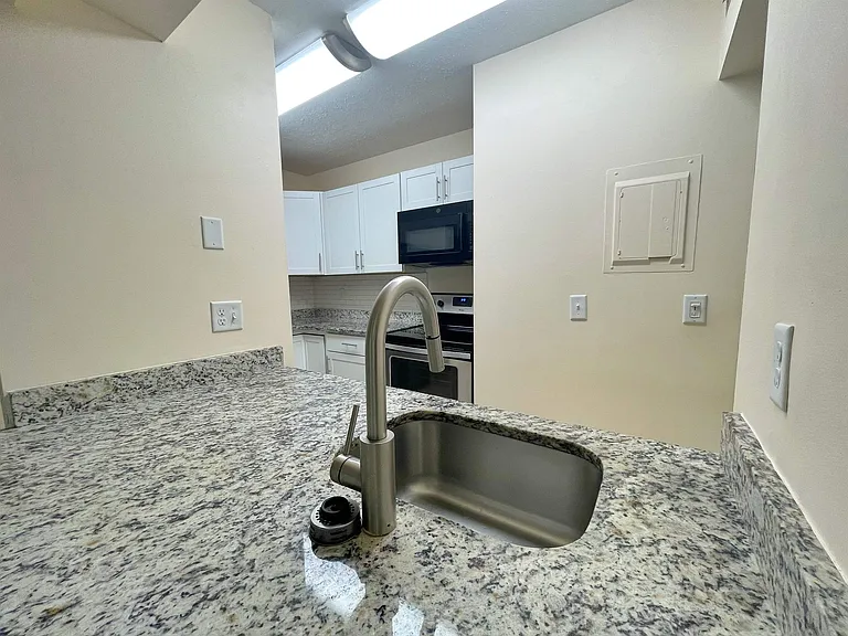 2 Veronese Ct — Photo 14